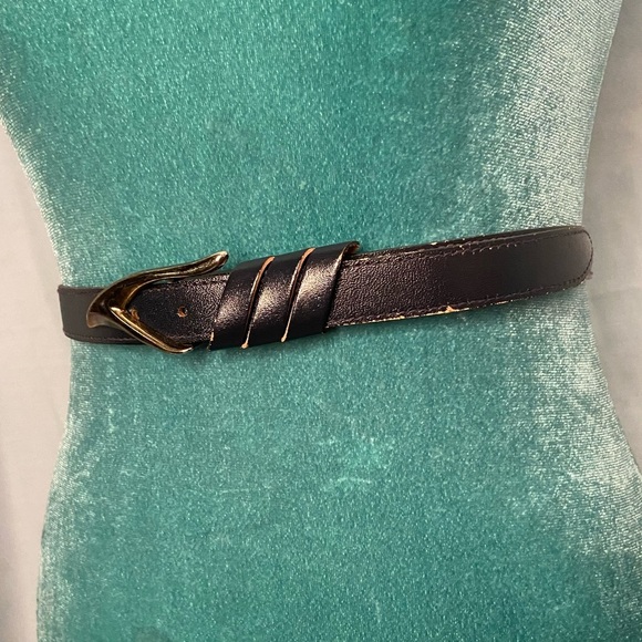 Vintage navy leather belt with cool buckle - Picture 2 of 5